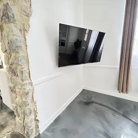 Elegant*epoxy*design&decor Apartment